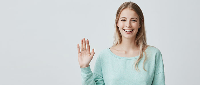 笑顔で挨拶をする - 人見知りの方の恋愛成功術