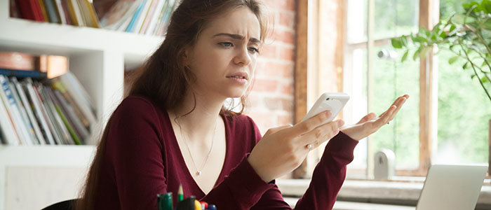 無理に連絡しようとしない - 振られてしまった相手との接し方