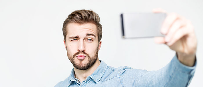 ナルシスト - イケメンなのにモテない男性の特徴
