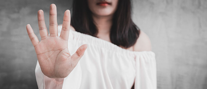 2人きりを避ける - 女性が出す脈なしサイン