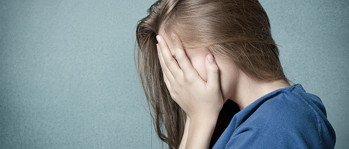 恋人がいないと不安になってしまう - すぐに別れる女性の特徴