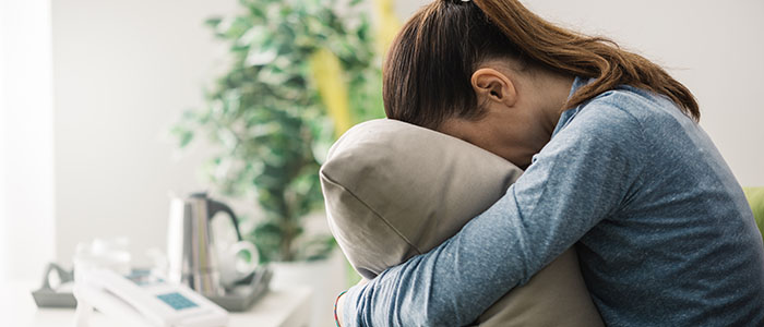 一人を楽しむことができない - 浮気をしがちな女性の特徴