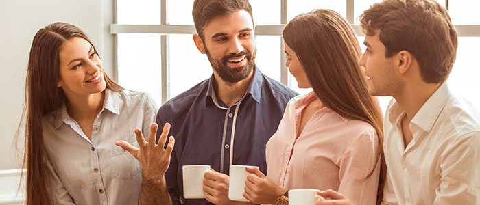 職場の同僚に紹介を頼む - 社会人におすすめの出会いスポット
