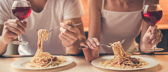 好きな食べ物を聞いておく - 気になる女性をデートに誘うテクニック