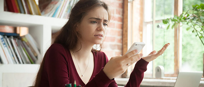 連絡がつかないときがある - 不倫する既婚男性の特徴