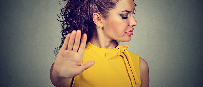 自分の話をしない - 彼氏がいると思われる女性の特徴